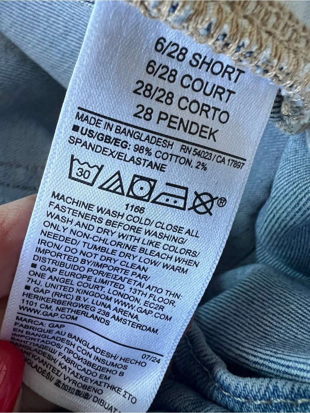 GAP high rise wide leg crop jeans in a perfect lived-in light wash Size 6/28S